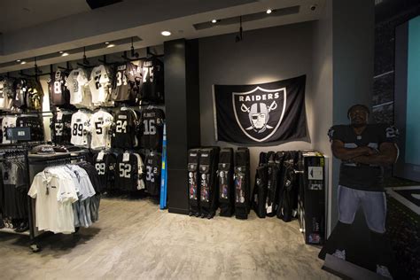 lv raiders shop|nfl raiders apparel store locations.